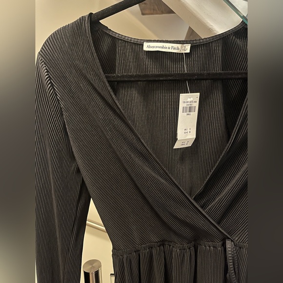 NWT- A&F Satin Plisse Wrap Dress - Picture 3 of 5